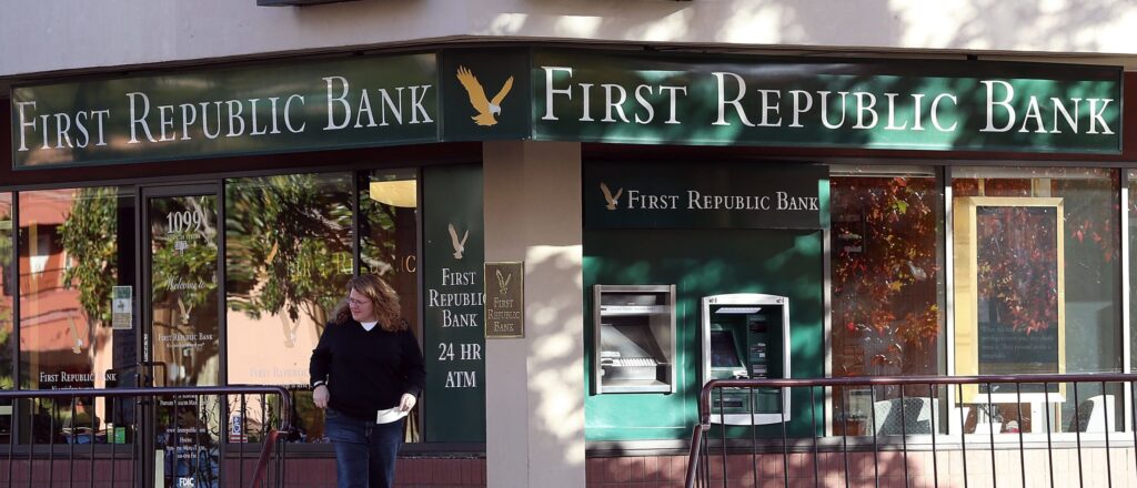 Number Of Federally Insured Banks In US At Record Low