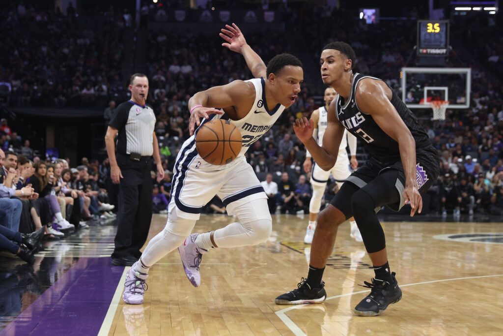 Golden State Warriors v Los Angeles Lakers