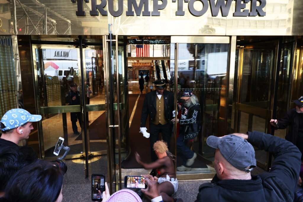 Donald Trump Holds Campaign Rally In Virginia Beach