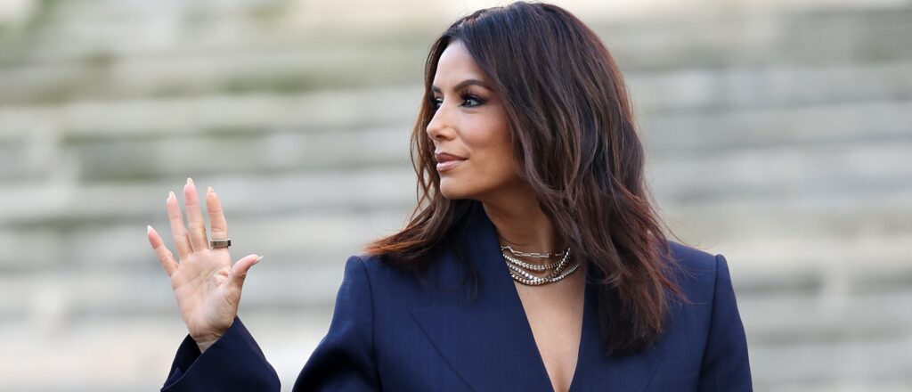 Victoria Beckham : Outside Arrivals - Paris Fashion Week - Womenswear Fall Winter 2023-2024