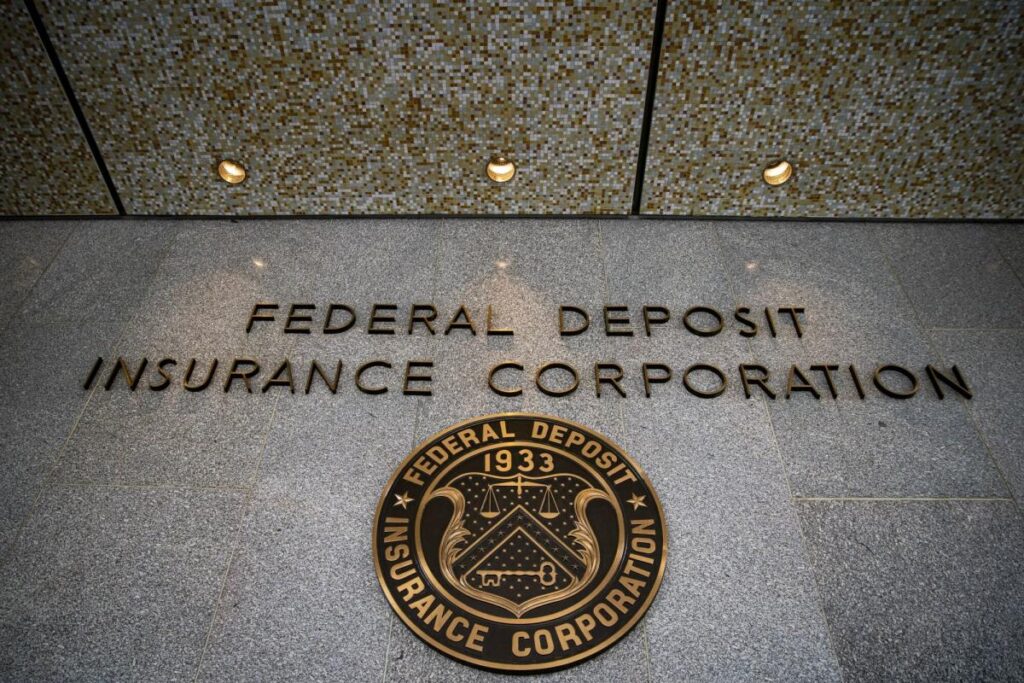 FDIC Asks Banks for Final First Republic Bids Due Sunday