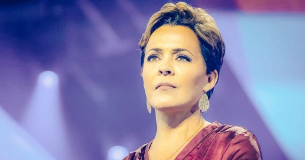 Program Analyzing Signatures in Kari Lake Case Ranks 10 Percent Match as 'High-Confidence,' County Denies - Report