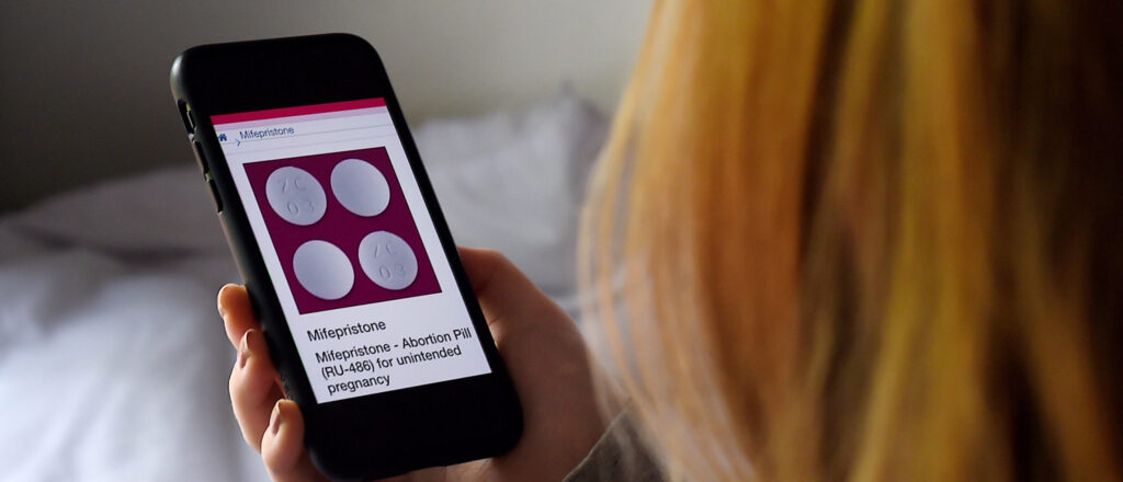 US-HEALTH-VIRUS-ABORTION-WOMEN-INTERNET