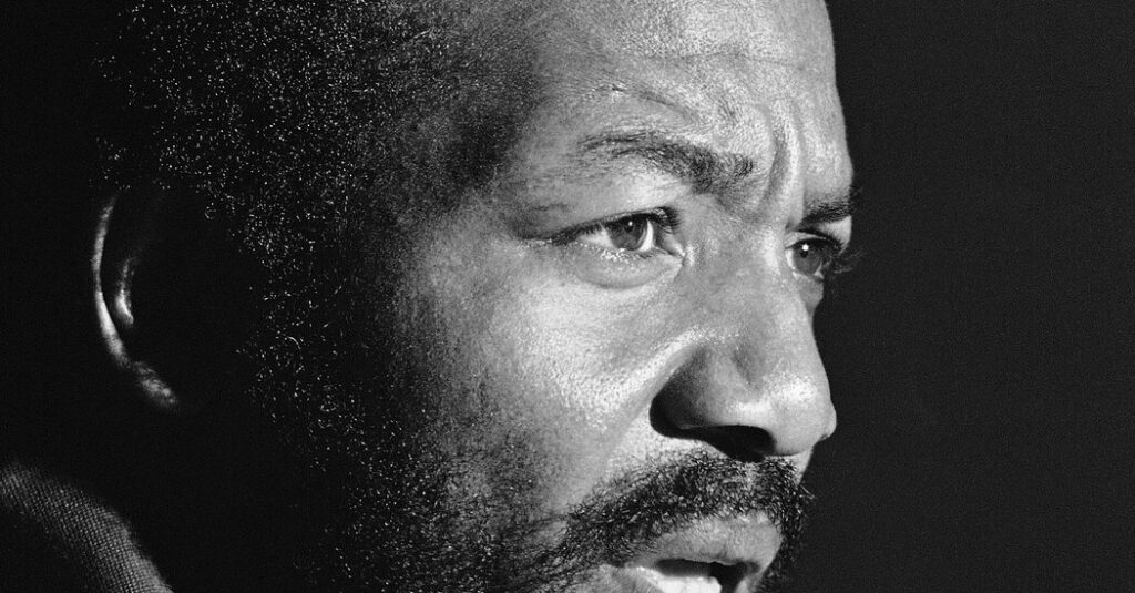 Jim Brown Set Records With the Cleveland Browns Then Left on Top