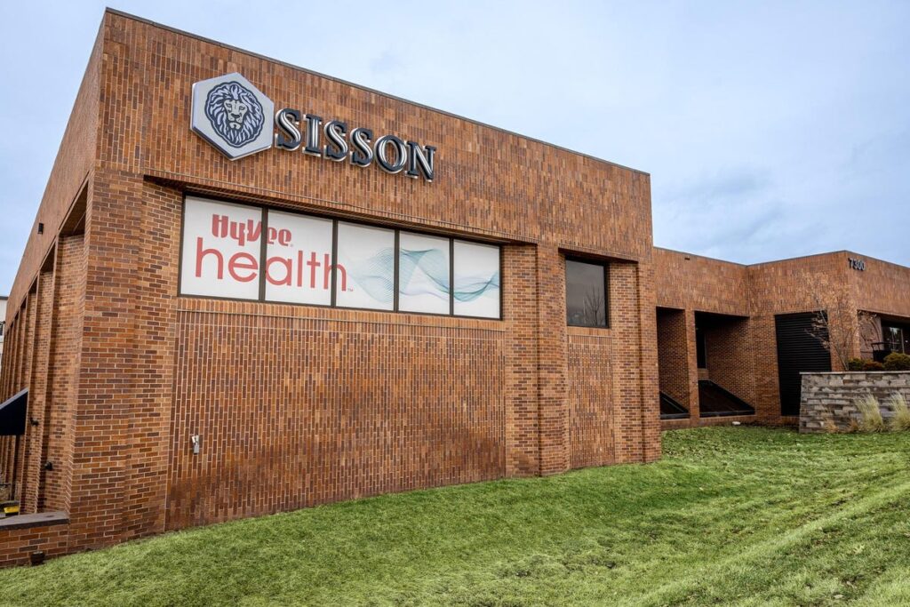 Retail Pharmacies Add New Services As Specialty Drugs Take Greater Role