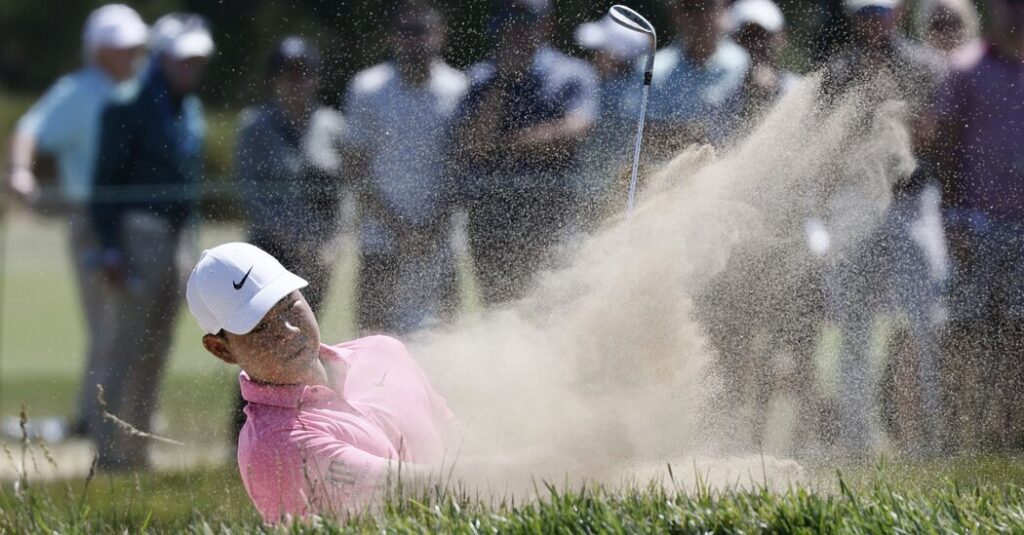 Few Birdies, but One Double Bogey, on the Shortest-Ever U.S. Open Hole