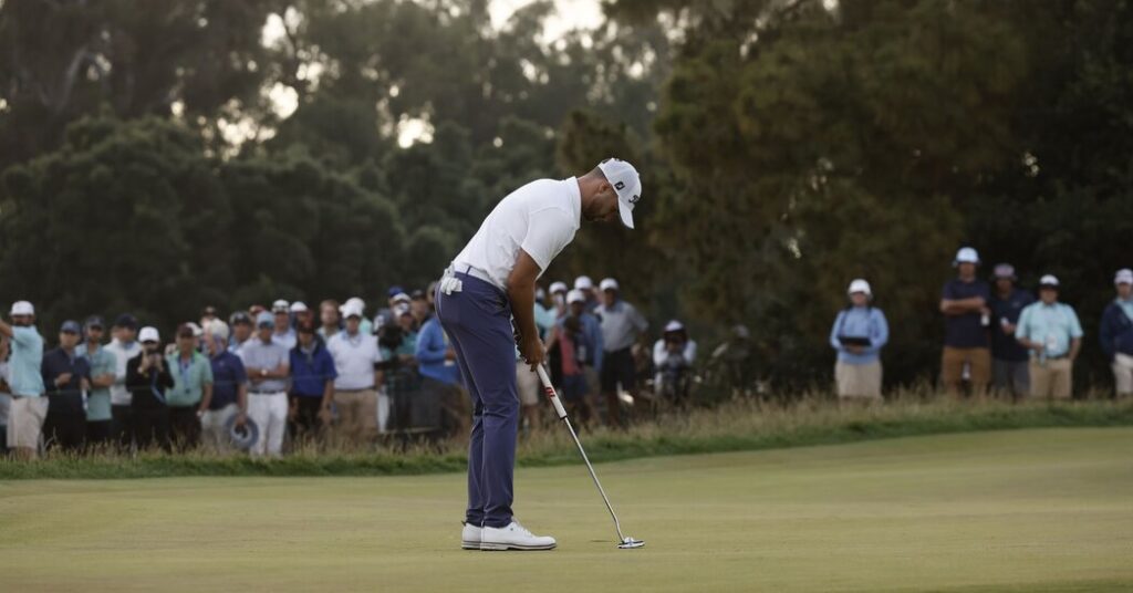 It’s Sunday at the U.S. Open, and the Leaders Are Tied