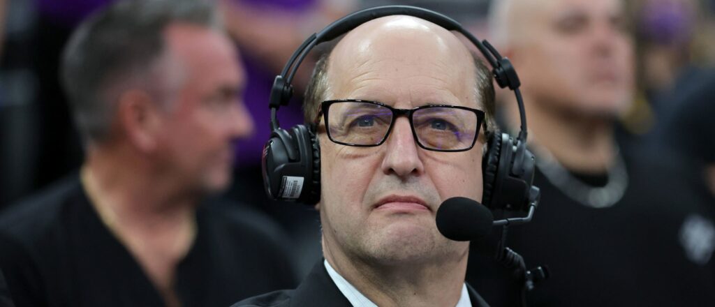 Minnesota Timberwolves v Los Angeles Lakers