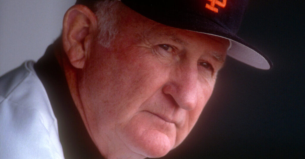 Roger Craig, Teacher of an Era-Defining Pitch, Is Dead at 93