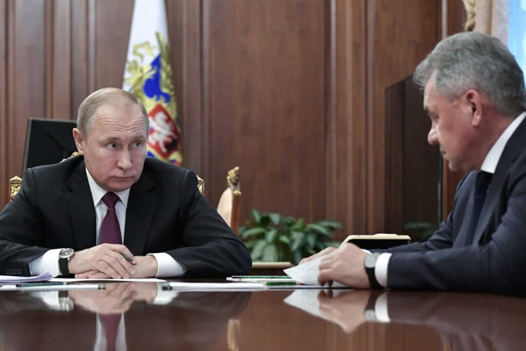 2019 02 02T133451Z 2 LYNXNPEF11054 RTROPTP 4 RUSSIA USA NUCLEAR Russia, who has been exploiting weaknesses in the west for years, warned the west not to take advantage of Russia's weakness due to Yevgeny Prigozhin's and the Wagner Group's armed rebellion.
