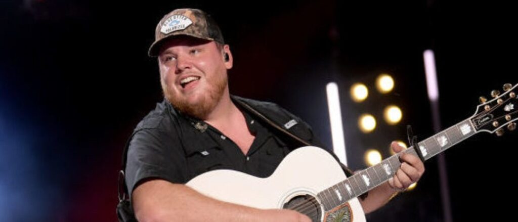 NASHVILLE, TENNESSEE - JUNE 08: Luke Combs performs on stage during day 3 of the 2019 CMA Music Festival on June 08, 2019 in Nashville, Tennessee. (Photo by Jason Kempin/Getty Images)