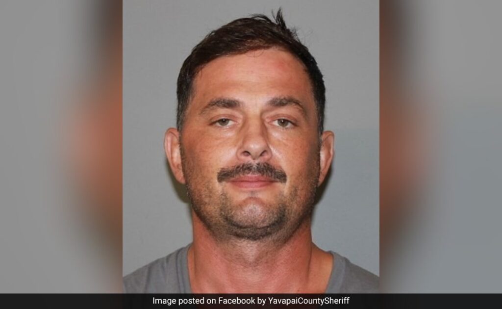 Call 911, How Note To Gas Station Customer Saved Kidnapped US Woman