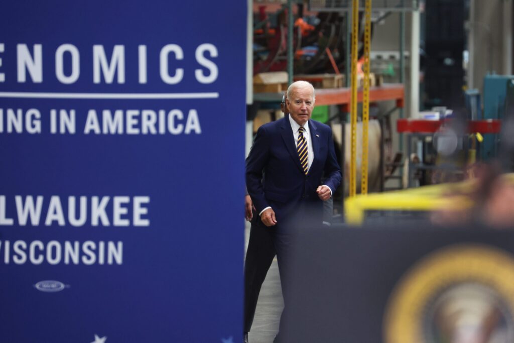 TOPSHOT-VIETNAM-US-POLITICS-DIPLOMACY