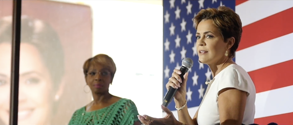 [Screenshot/Twitter/KariLake]