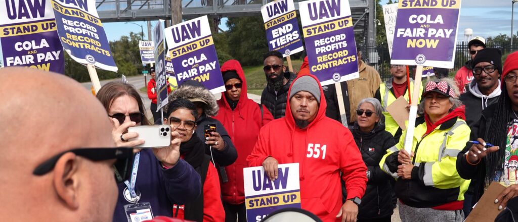 UAW Strike Continues, As Autoworkers Picket Outside Chicago