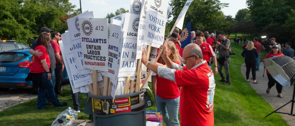 US-AUTOMOBILE-UNIONS-STRIKE