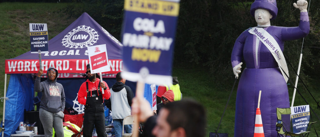 UAW Strike Continues, As Autoworkers Picket Outside Chicago