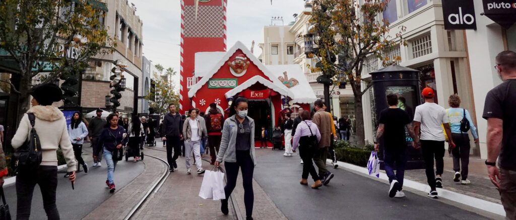People Hit The Stores To Finish Up Their Christmas Shopping
