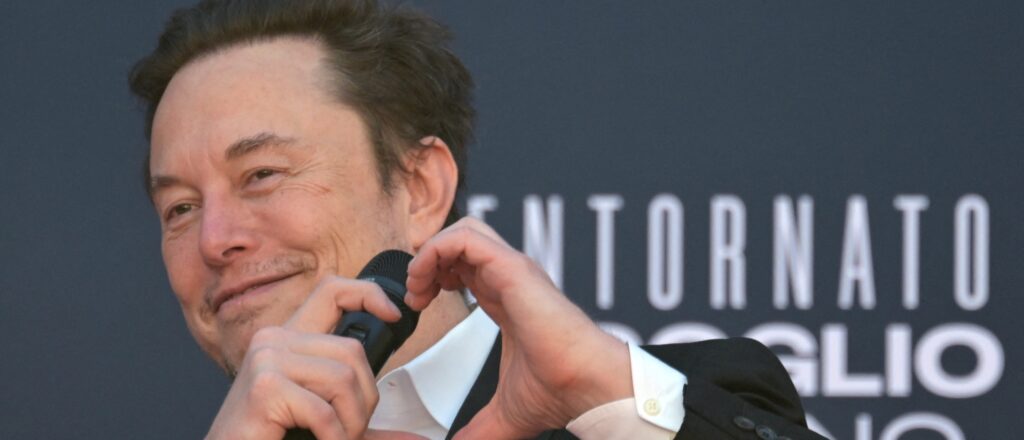 TOPSHOT-ITALY-POLITICS-PARTY-ATREJU-RIGHT-FDI