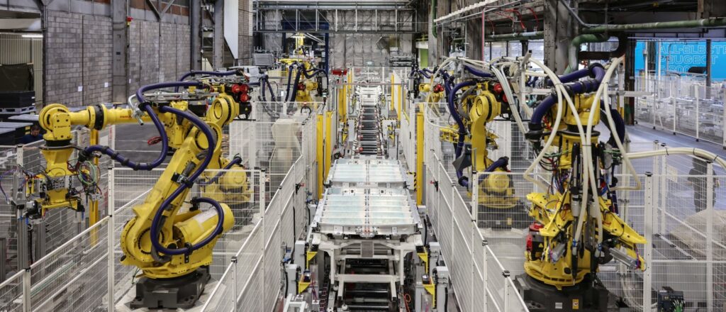 FRANCE-AUTOMOBILE-PEUGEOT-E 3008