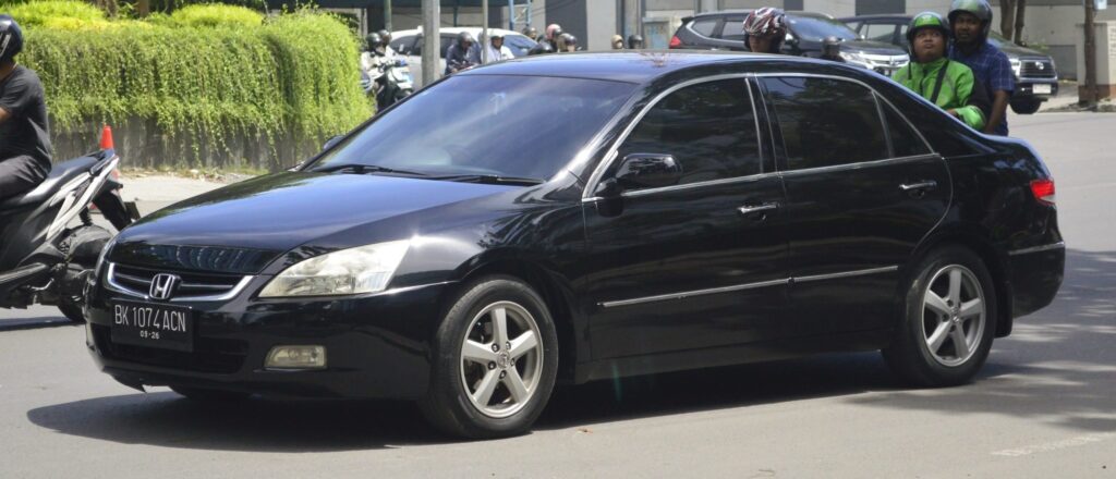 A,Black,Sedan,Honda,Accord,Cm5,2.4,2003,On,The