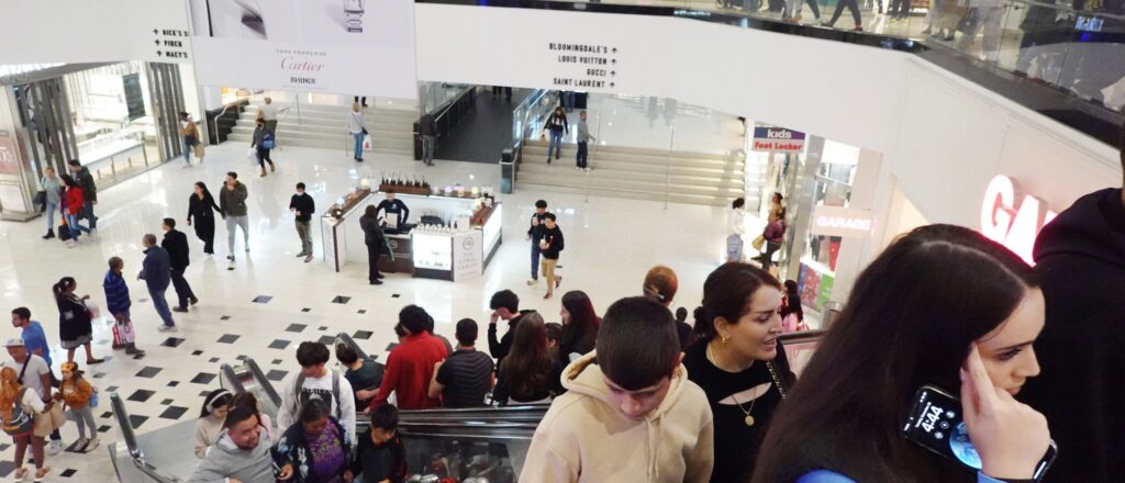 Retail Sales Rises 3.1% During Holiday Shopping Season