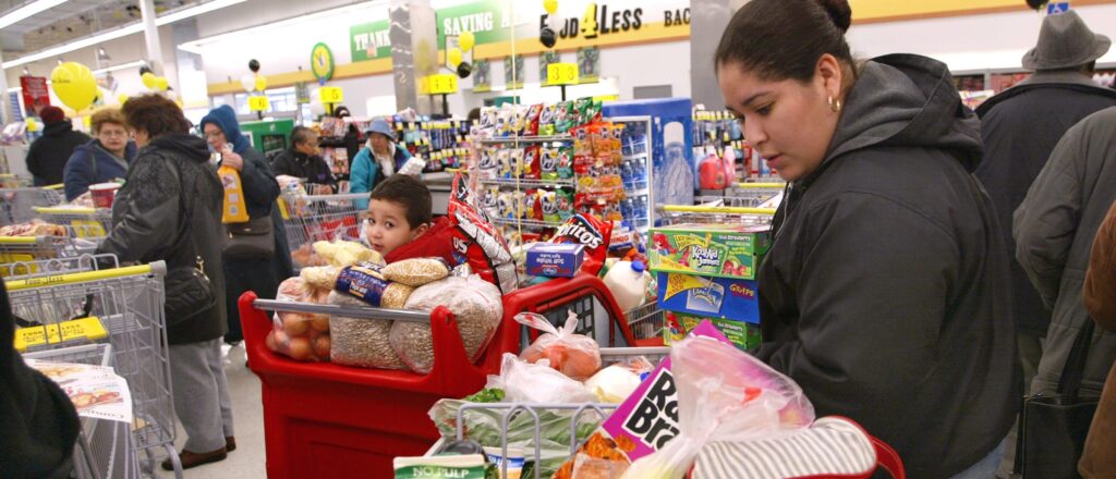 Food 4 Less Opens First Store In Chicago