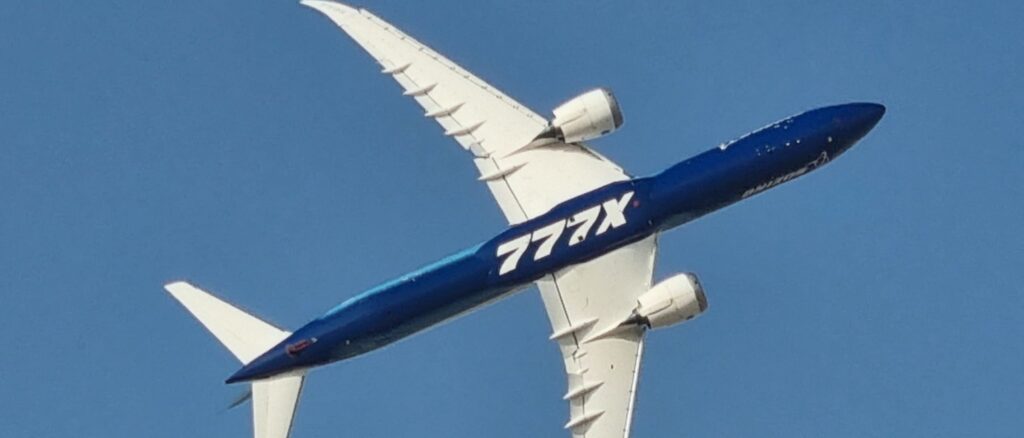 Boeing_777X_at_Dubai_Airshow_2021_3