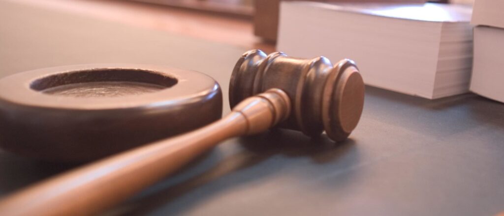 Courtroom_One_Gavel_-_Flickr_-_Joe_Gratz