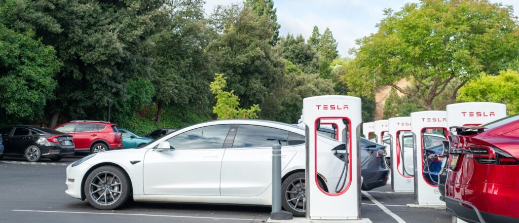 Auto Giants Scrambling To Slash Costs As Massive Bet On EVs, Self-Driving Fizzles