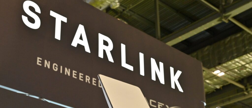 Trump Admin Greenlights Installation Of Elon Musk’s Starlink On United Airlines Planes