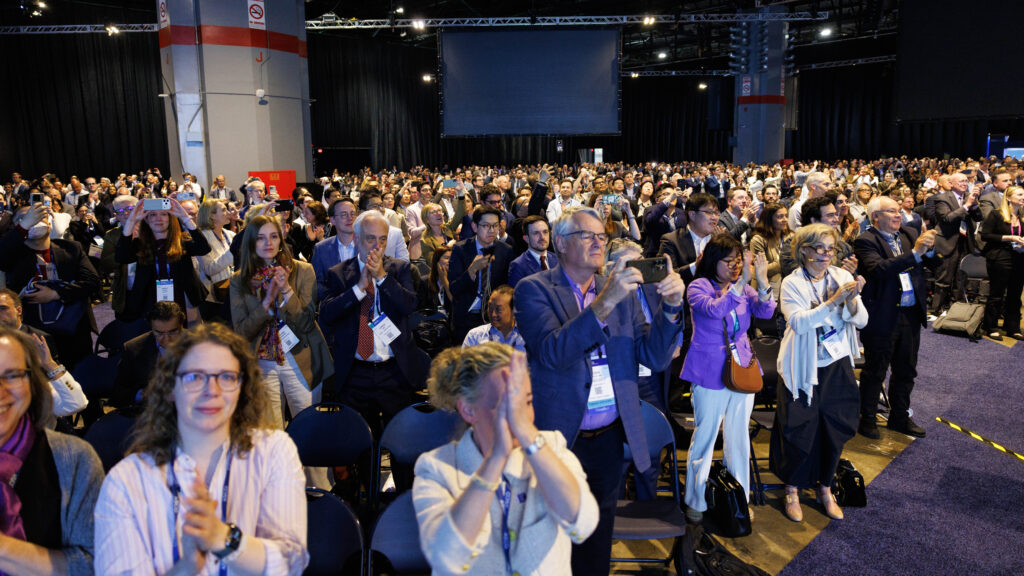 A standing ovation for RevMed, and caution for Akeso A standing ovation for RevMed, and caution for Akeso