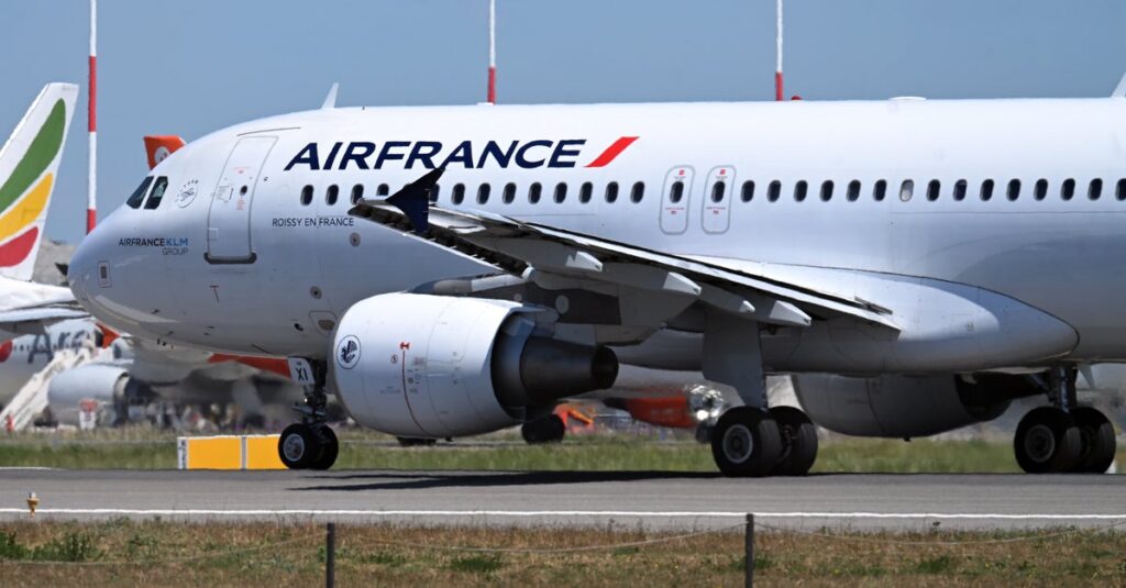 Air France Flight To U.S. Diverted To Canada Due To Ebola Travel Restrictions