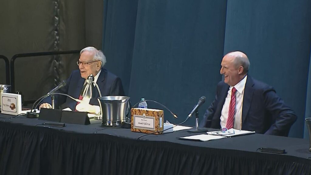 Berkshire Hathaway returns to airlines with $2.6 billion stake in Delta Air Lines