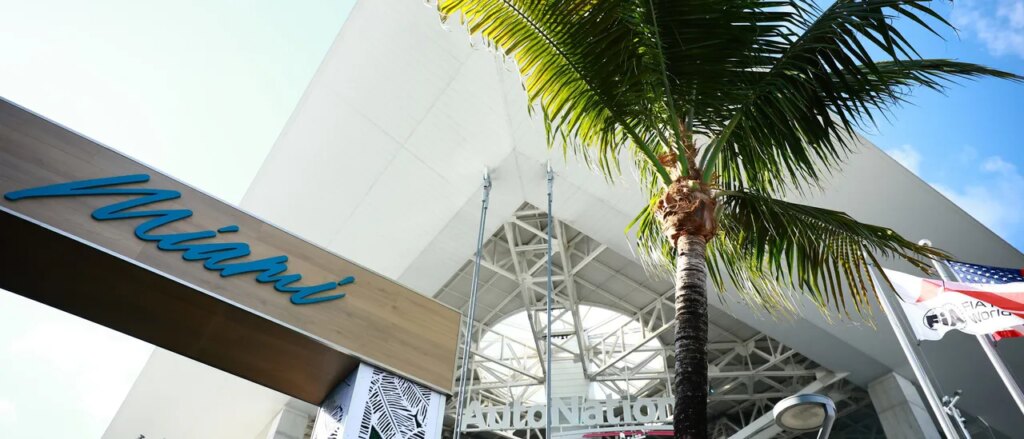 F1 Miami Grand Prix Selling ‘Golden Glizzy’ Hot Dog Loaded With Caviar, 24K Gold For $100