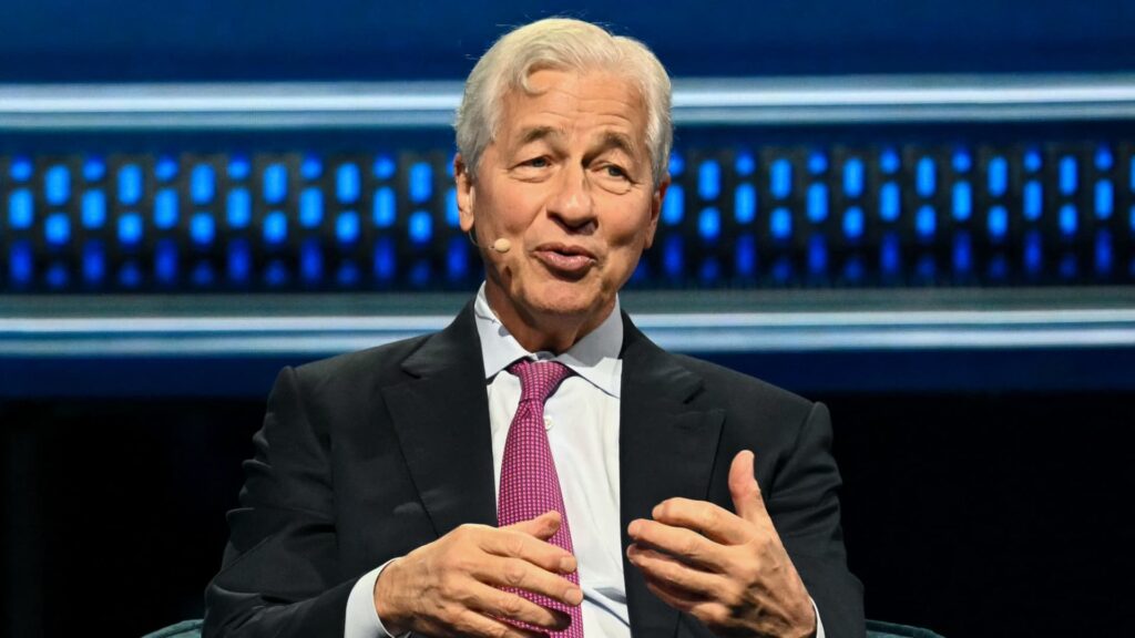 Jamie Dimon says JPMorgan Chase could do $20 billion acquisition Jamie Dimon says JPMorgan Chase could do $20 billion acquisition