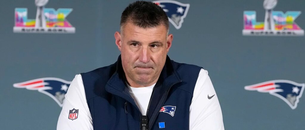 Mike Vrabel, Dianna Russini Allegedly Rented Private Boat Together While She Was Pregnant: REPORT