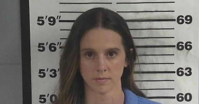Former High School Coach Accused of Sex with Student Wants 32 Charges Against Her Dropped