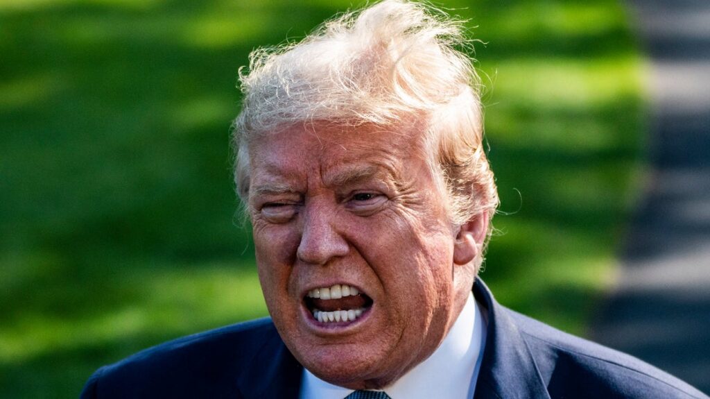 Trump Flips Out At 'Total Jerk' Stephen Colbert In 2 A.M. Rant
