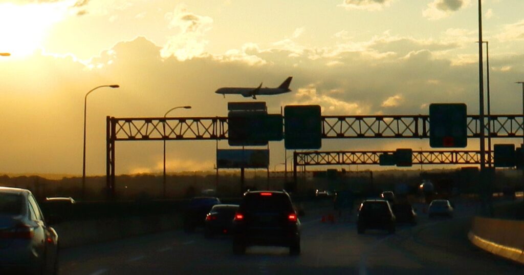 United Airlines Plane Strikes A Truck, Light Pole While Landing At Newark Airport