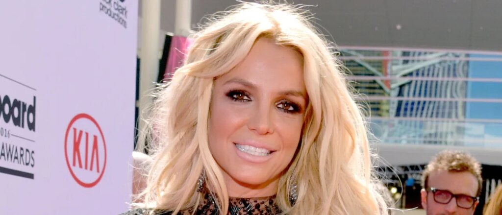 Video Reveals Britney Spears Appearing To Offer Cops Lasagna Before Being Led Away In Handcuffs