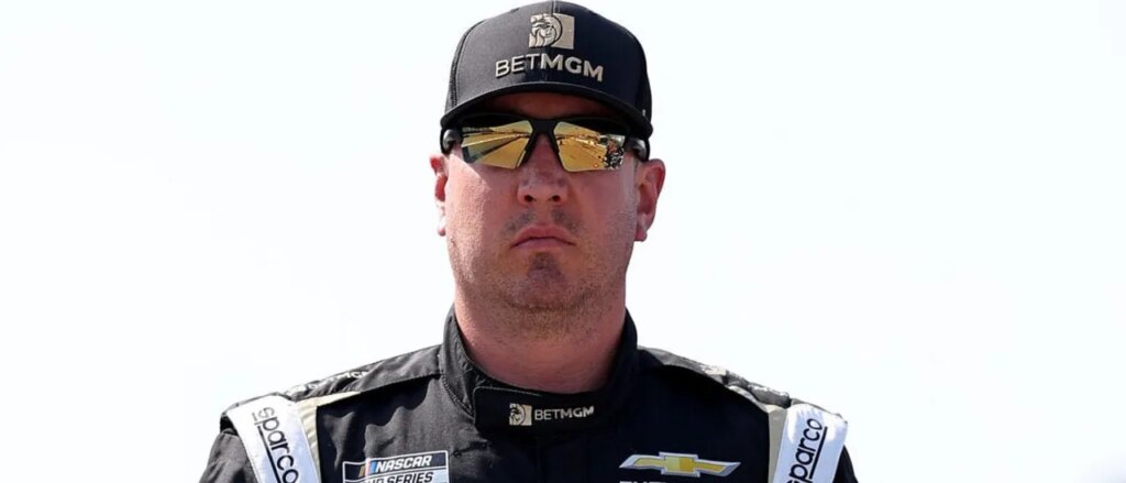 William Shatner, Blake Shelton Lead Star-Studded Tributes To Kyle Busch William Shatner, Blake Shelton Lead Star-Studded Tributes To Kyle Busch