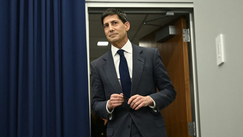 Chairman Warsh abstains from giving rate forecast as several members signal a hike in 2026 Chairman Warsh abstains from giving rate forecast as several members signal a hike in 2026