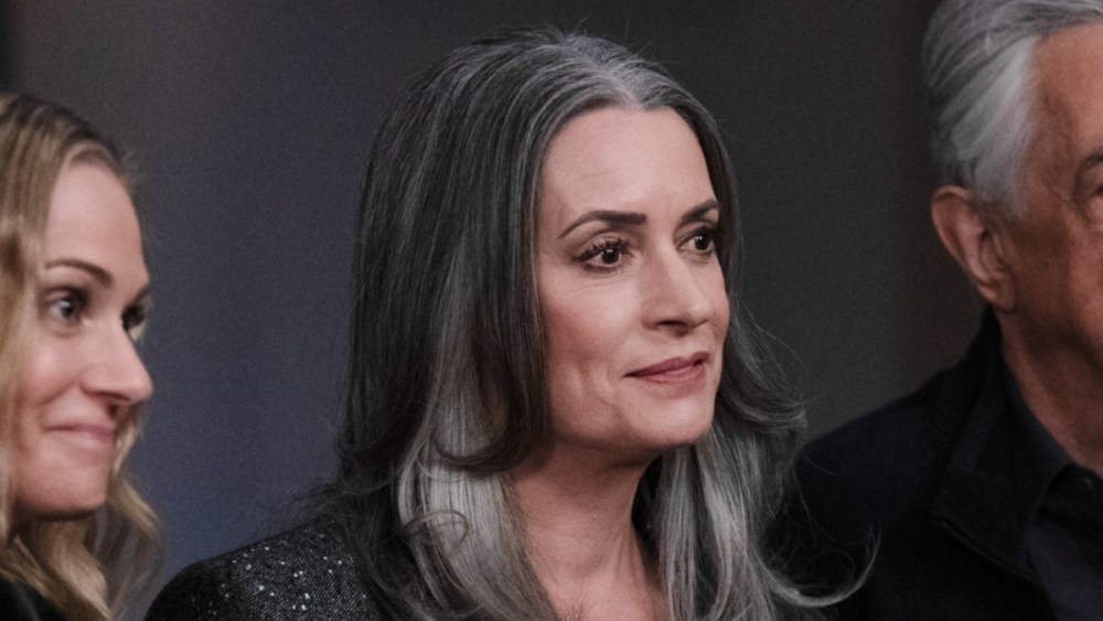 Criminal Minds Star Paget Brewster Lashes Out at TV Critic for Review Criminal Minds Star Paget Brewster Lashes Out at TV Critic for Review