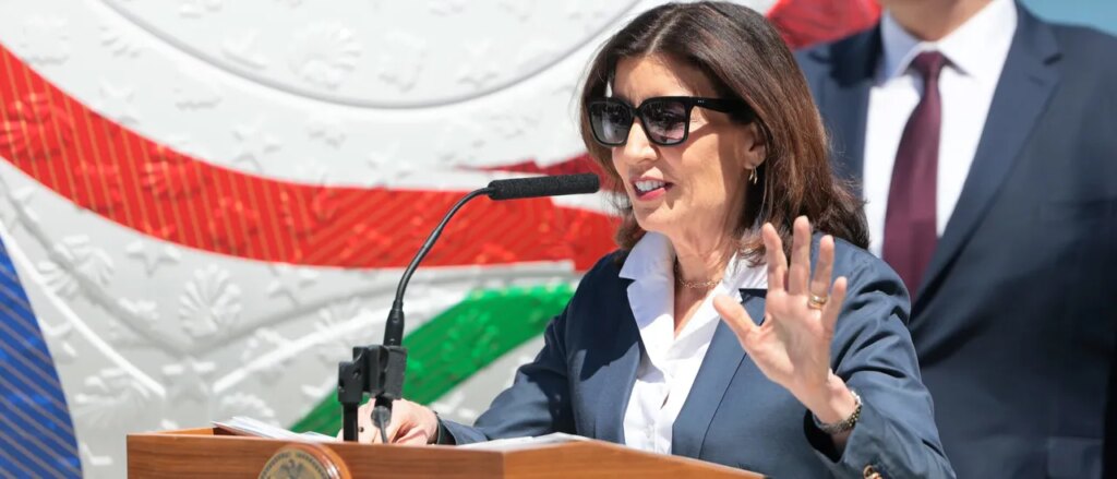Ex-NY Gov Blasts Kathy Hochul Over Redistricting Push Ex-NY Gov Blasts Kathy Hochul Over Redistricting Push