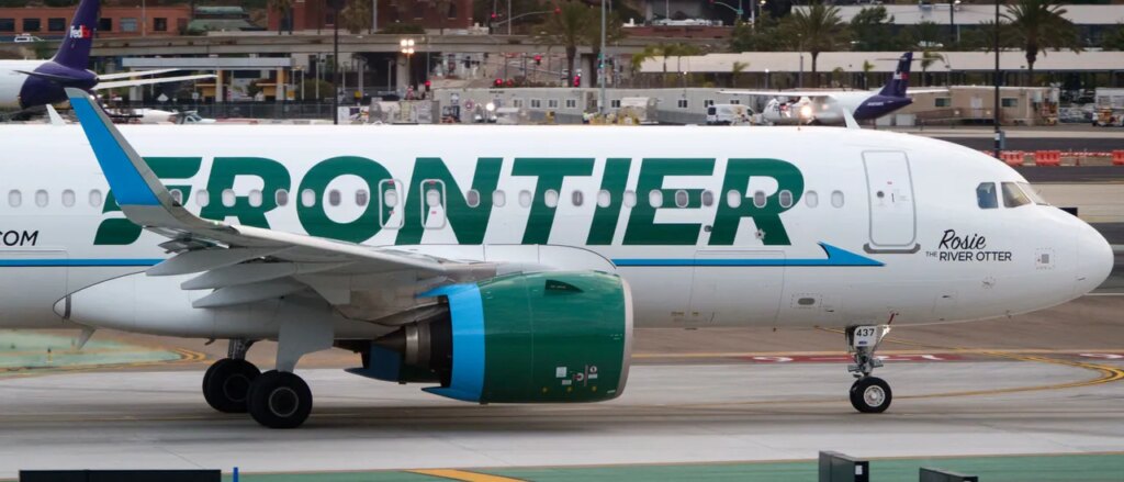 Former MMA’er Josh Longood Restrains Man After He Allegedly Assaults Flight Attendant, Attempts To Open Emergency Exit