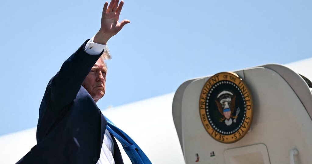 House Republicans Share Soaring Trump Tribute And Immediately Get Grounded In The Comments House Republicans Share Soaring Trump Tribute And Immediately Get Grounded In The Comments