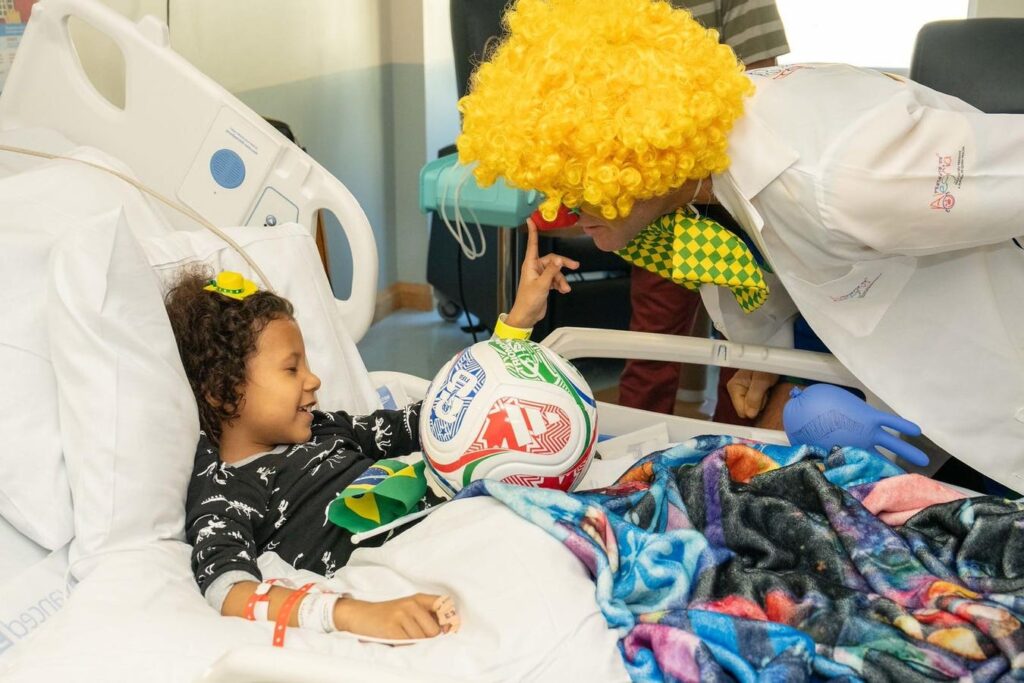 How Brazilian World Cup Fans Brought Joy To A NY Children’s Hospital How Brazilian World Cup Fans Brought Joy To A NY Children’s Hospital