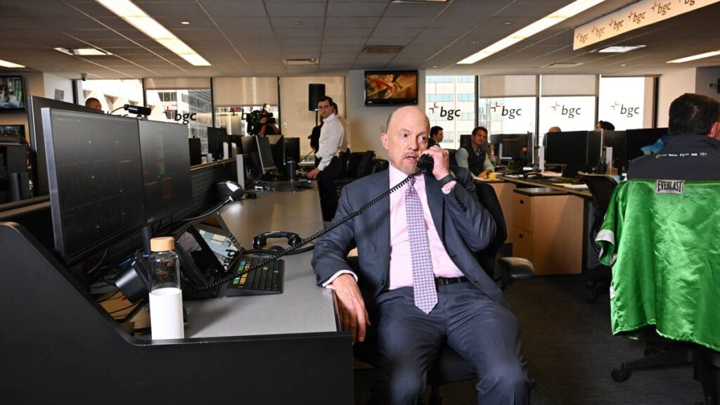 Jim Cramer sends a stern message to SpaceX buyers Jim Cramer sends a stern message to SpaceX buyers