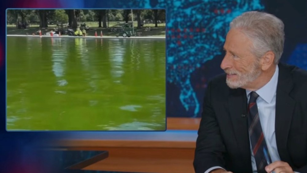 Jon Stewart Dives Into Reflecting Pool Algae Infestation Jon Stewart Dives Into Reflecting Pool Algae Infestation